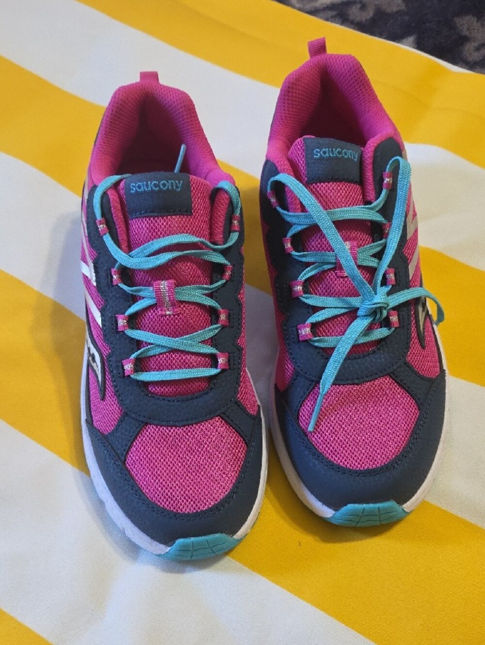 NWOT Saucony Kids Pink and Teal Athletic Sneakers - Picture 2 of 10